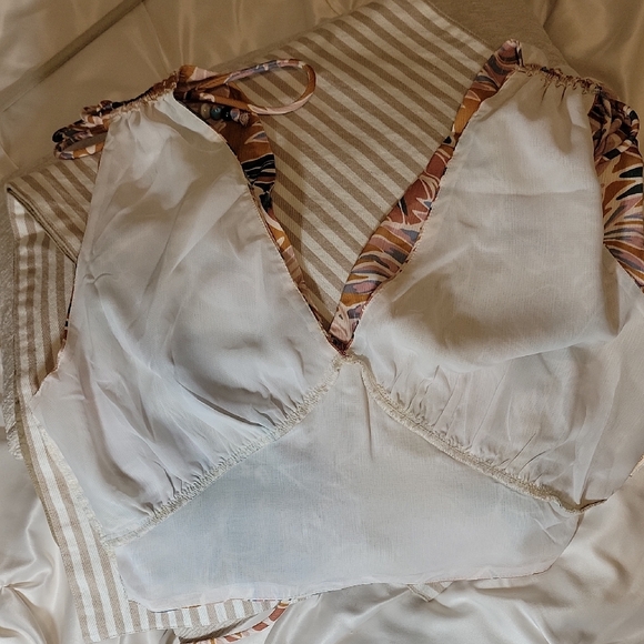 Jacqui E Multicolor Floral Blouse - Picture 12 of 16